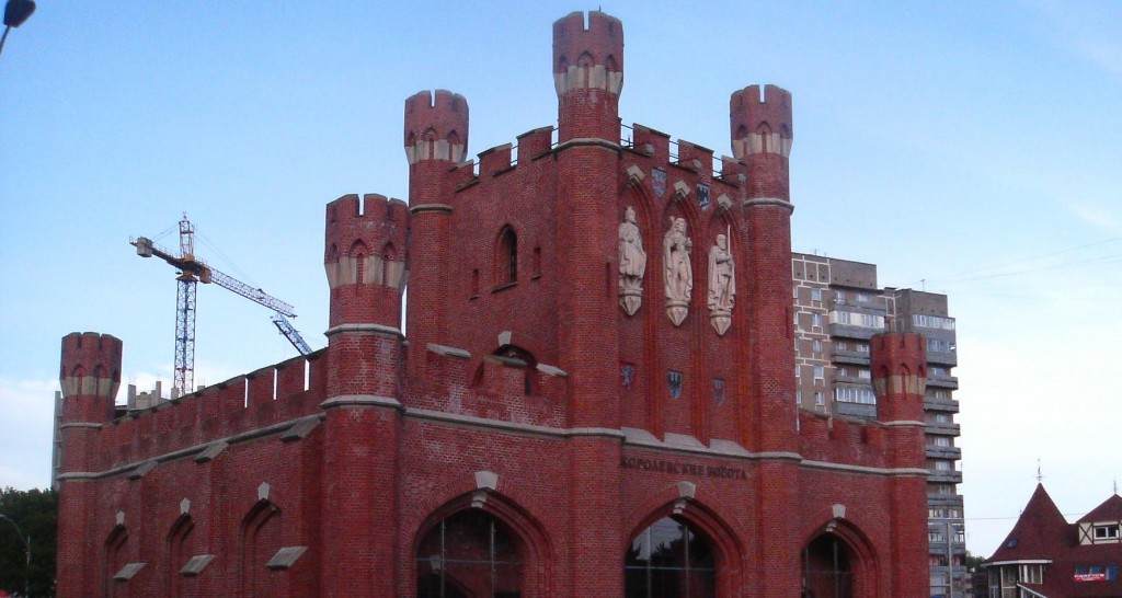 Restauriertes Königstor in Kaliningrad